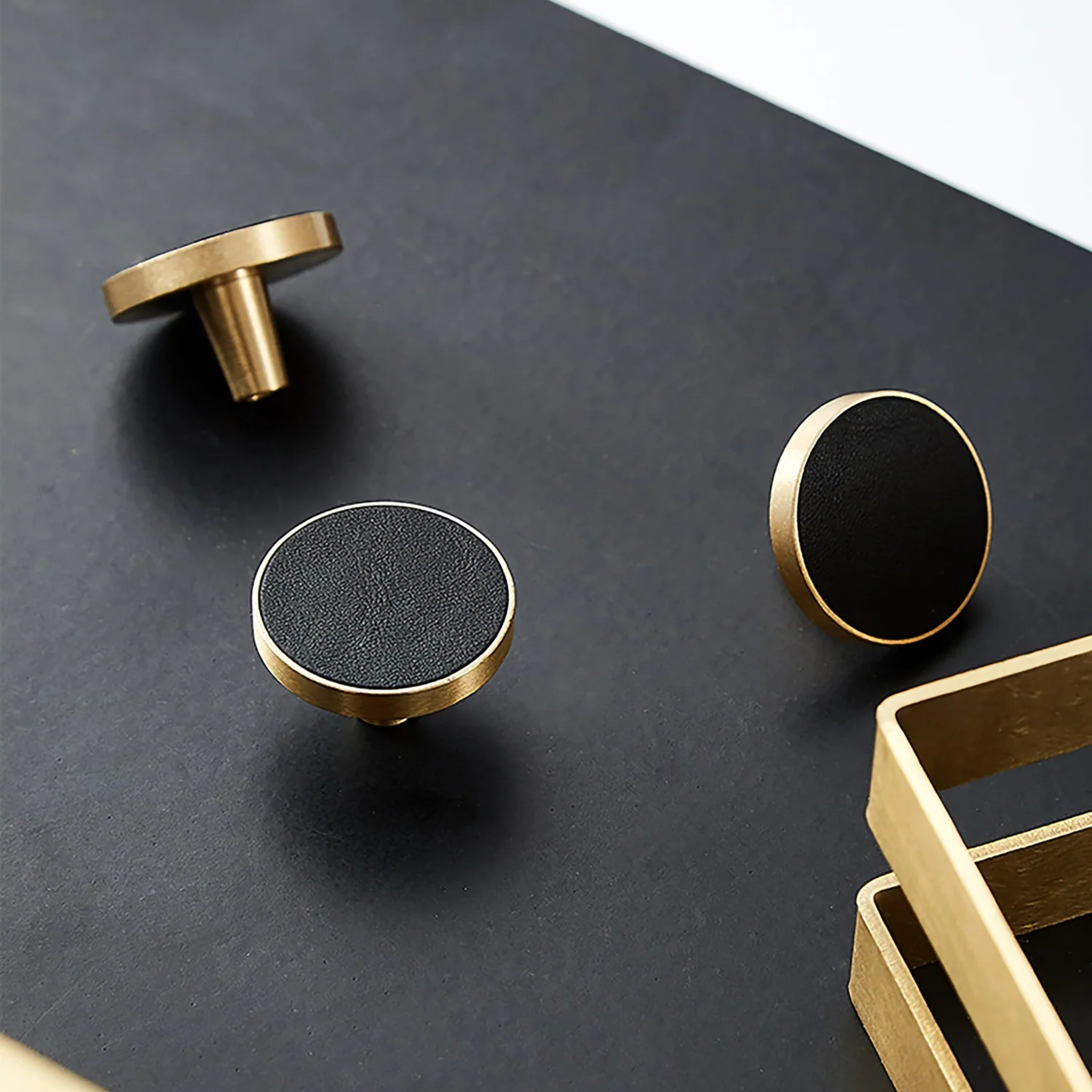 Brushed Brass and Leather Round Handle [L-0004]